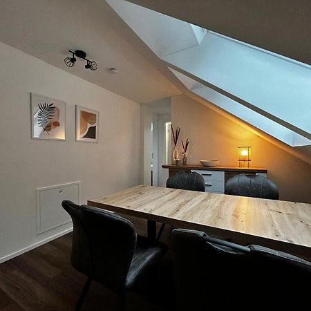 Moderne Ferienwohnung Fuer Familien Im Dachgeschoss Bosau Exterior foto